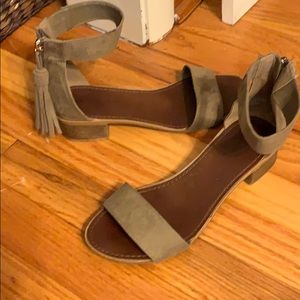 Festival sandals small heel 7.5